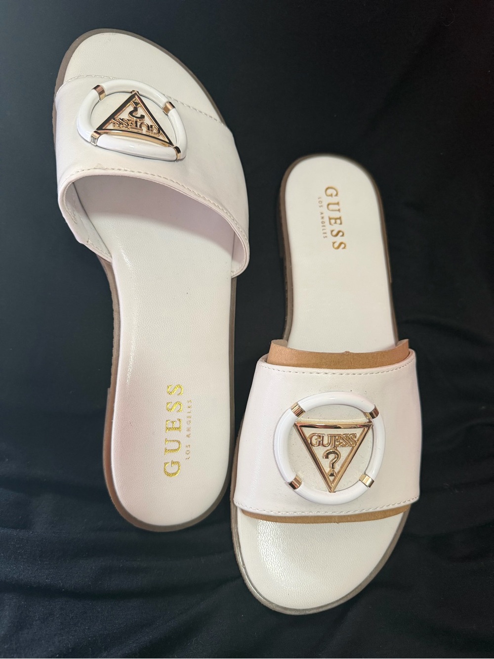 NWOT GUESS Women’s white Slide Sandals with Gold Logo